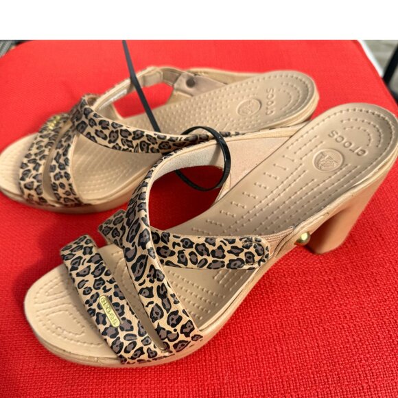 Crocs Women's Cyprus IV Leopard Heels - Womens Size 8 US - Gently Used - Picture 8 of 9